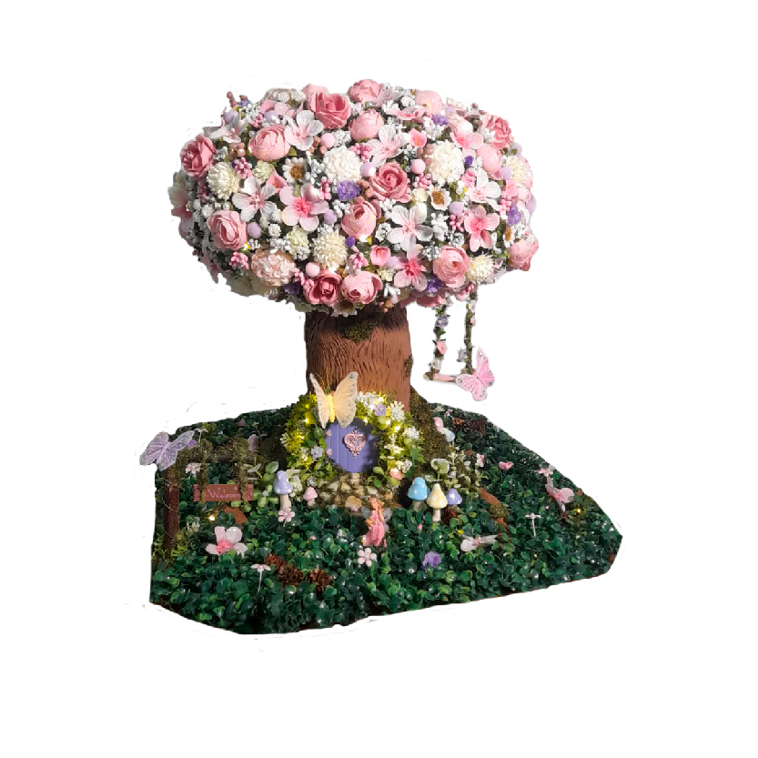 CASA DE HADAS EN ARBOL FLORECIDO